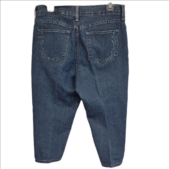 NYDJ Denim - NYDJ Blue Cropped Jeans with Embroidery On Back Pockets
